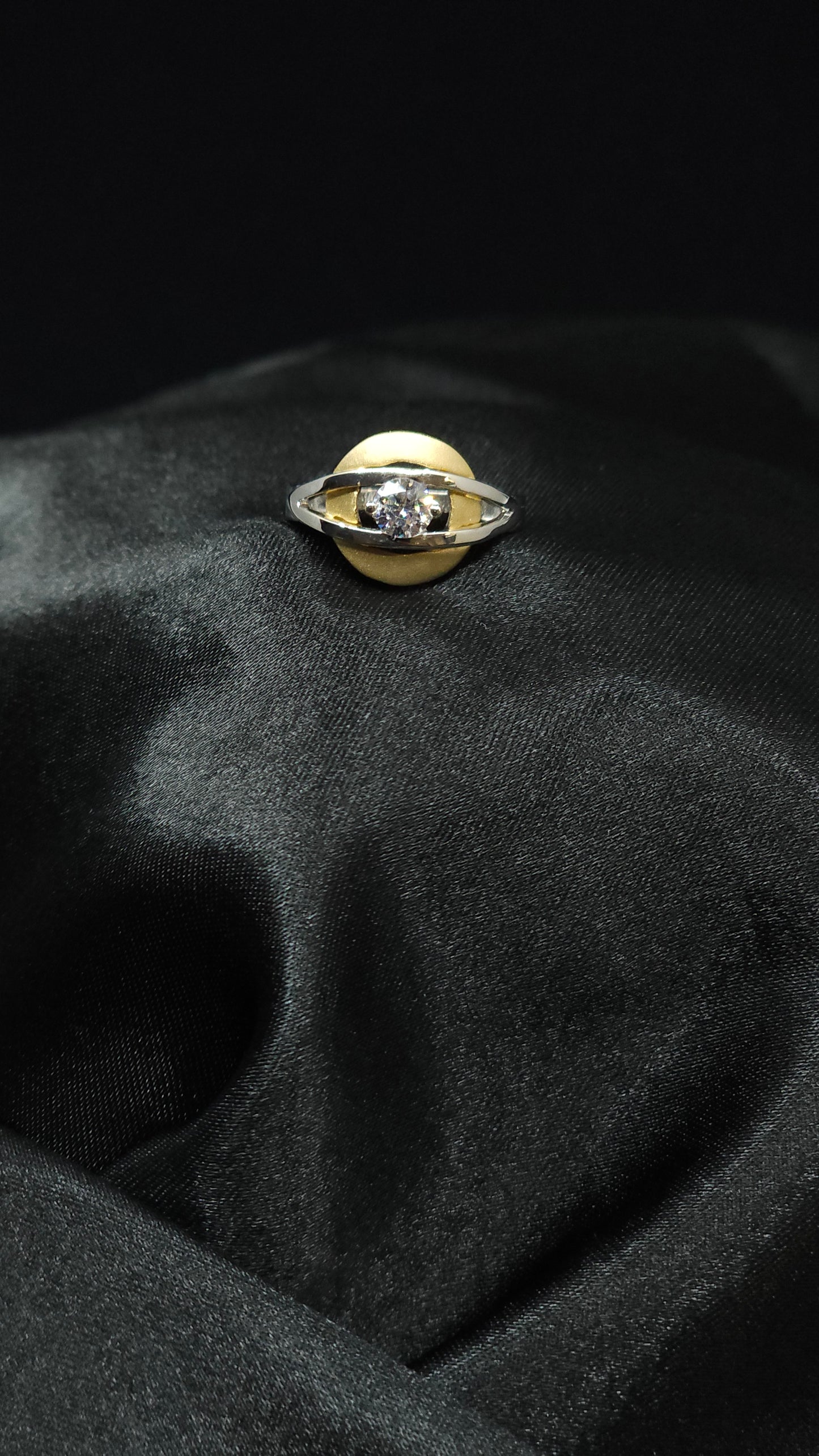 Ring mit Zirkonia