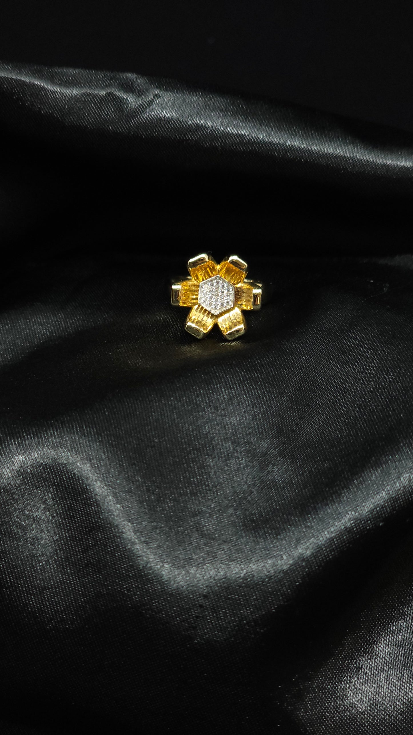 Ring mit Blumensiegel